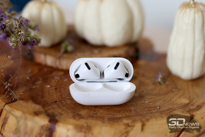 Обзор наушников AirPods 4: классика Apple, но с шумоподавлением