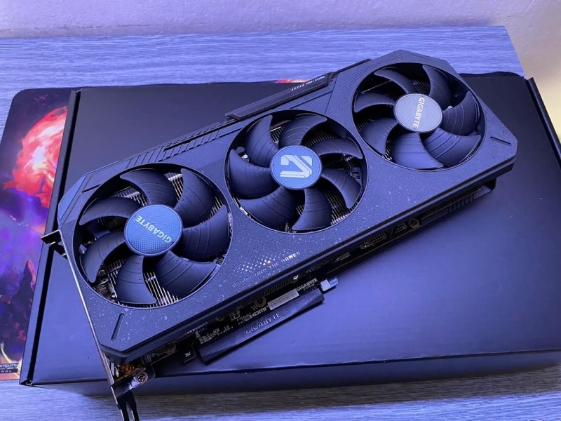 Кто-то в Словакии уже купил Radeon RX 9070 XT — владелец опубликовал фото и выставил карту на перепродажу