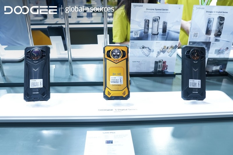 Doogee представила тонкие смартфоны с проекторами и другие новинки на выставке Global Sources в Гонконге