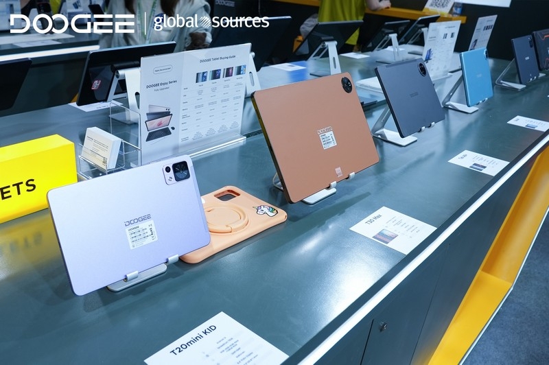 Doogee представила тонкие смартфоны с проекторами и другие новинки на выставке Global Sources в Гонконге