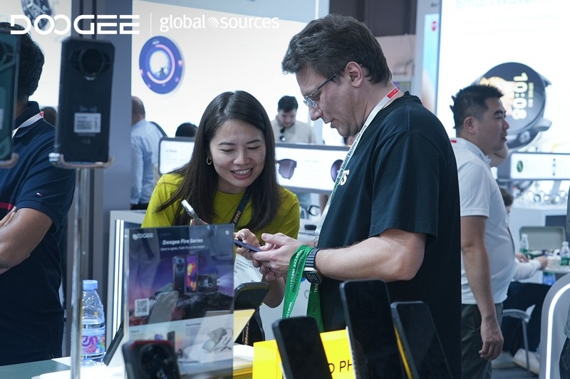 Doogee представила тонкие смартфоны с проекторами и другие новинки на выставке Global Sources в Гонконге