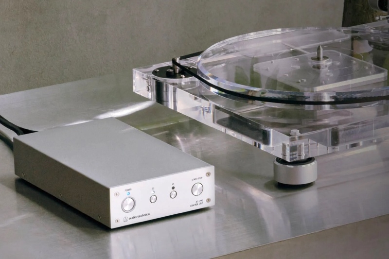 Audio-Technica представила полностью прозрачный виниловый проигрыватель за $2000