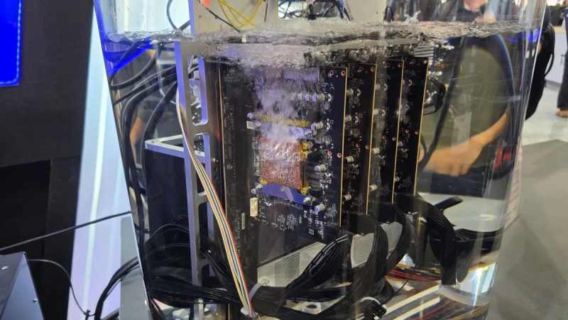 Enermax показала иммерсионную систему охлаждения для ПК за $50 тыс.