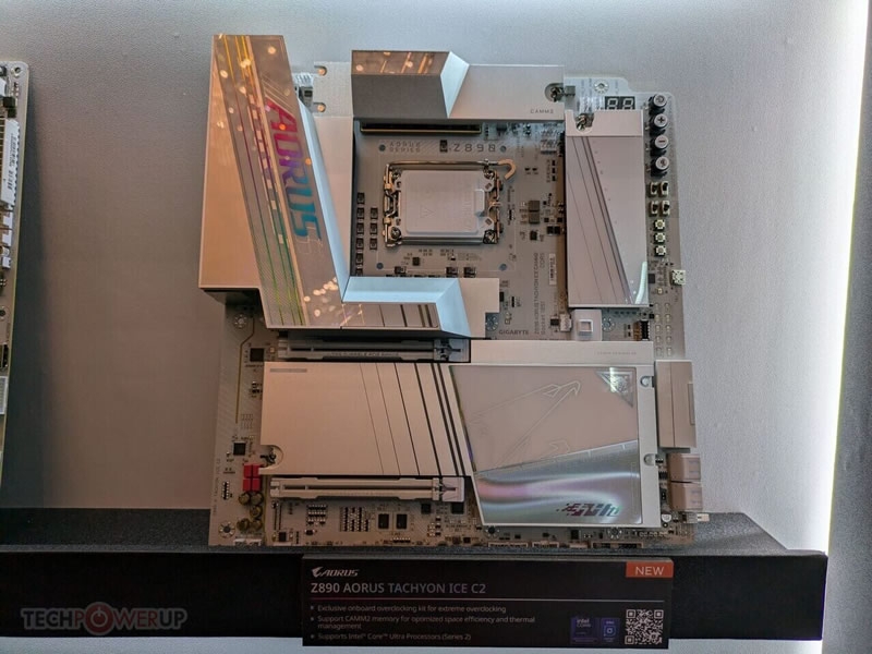 Gigabyte представила плату AORUS Z890 Tachyon ICE без привычных слотов DIMM — только CAMM2