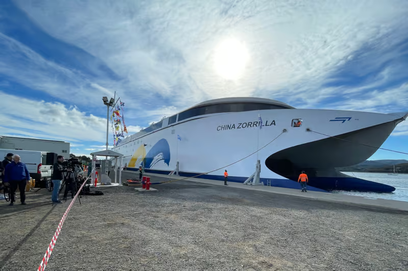 Крупнейший в мире речной электрический паром получит батарейку весом 250 тонн