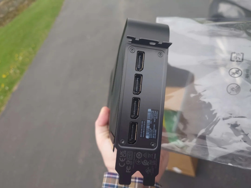 Профессиональная видеокарта Nvidia RTX Pro 6000 Blackwell Workstation Edition с 96 Гбайт GDDR7 поступила в продажу за €9000