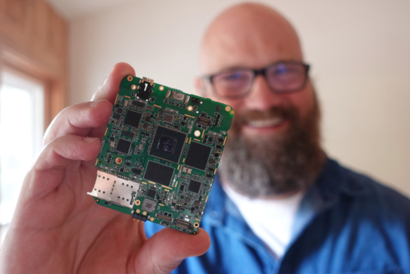 Единственный смартфон Made in USA: Liberty Phone шокирует ценой и характеристиками