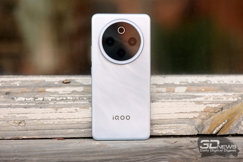 Обзор смартфона IQOO Z10: не ждите разрядки