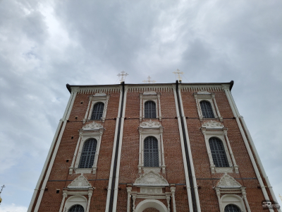 Обзор смартфона IQOO Z10: не ждите разрядки