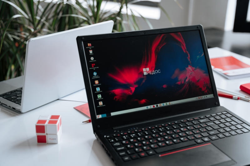 Отечественные ОС пропишут в каждый ноутбук, продаваемый в России