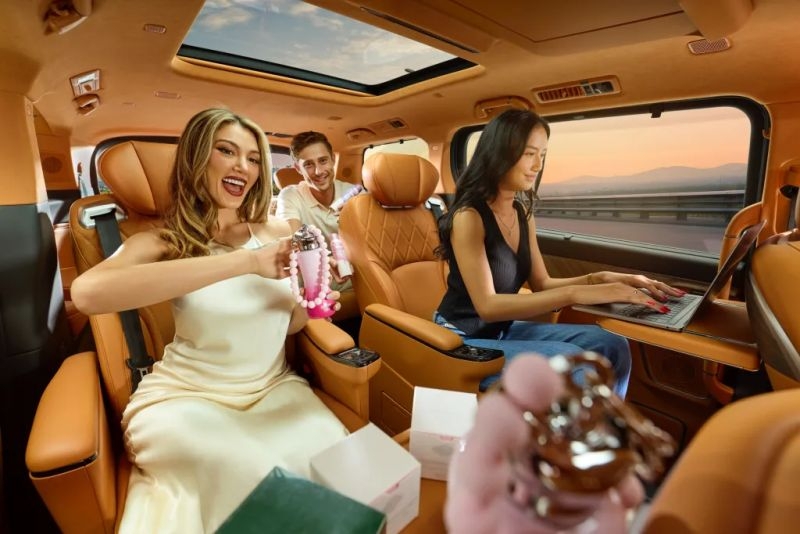 Faraday Future напомнила о своём существовании анонсом электрического минивэна с дисплеем вместо радиаторной решётки