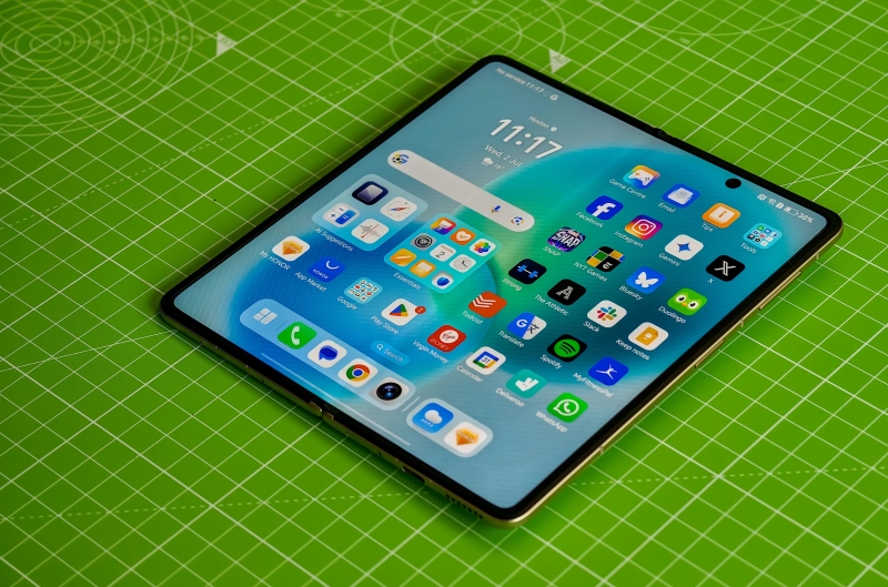 Honor представила Magic V5 — самый тонкий в мире складной смартфон