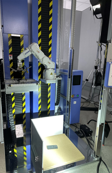 Испытания солью, пылью и асфальтом: Apple показала, как тестирует iPhone на прочность