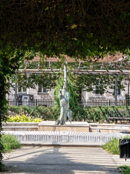 Обзор смартфона Nothing Phone (3): неординарный флагман с двумя экранами