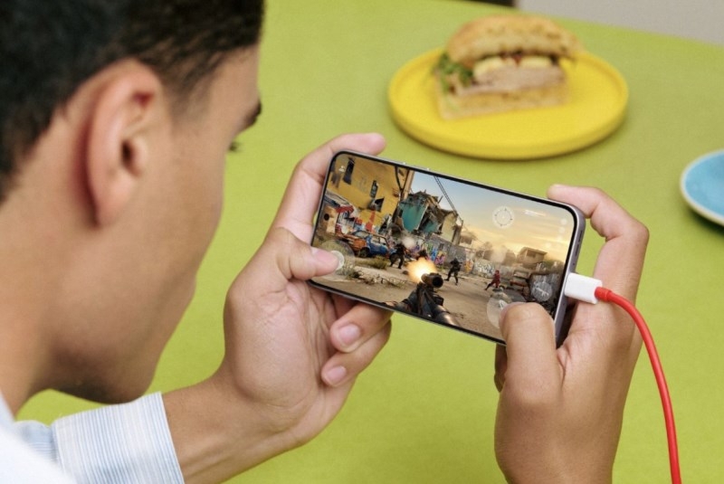 OnePlus представила смартфоны Nord 5 и Nord CE5 на чипах Qualcomm и MediaTek и ценой от €299