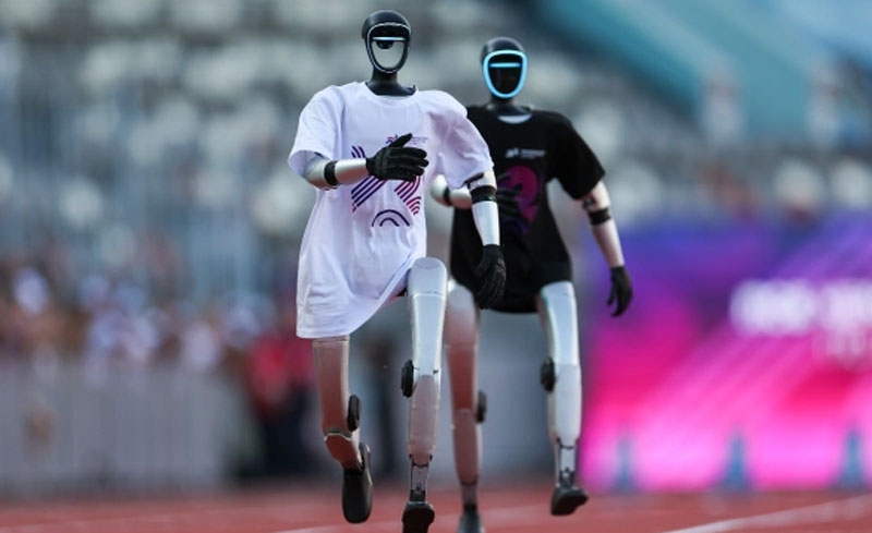 Два робота пробежали стометровку на чемпионате России по легкой атлетике