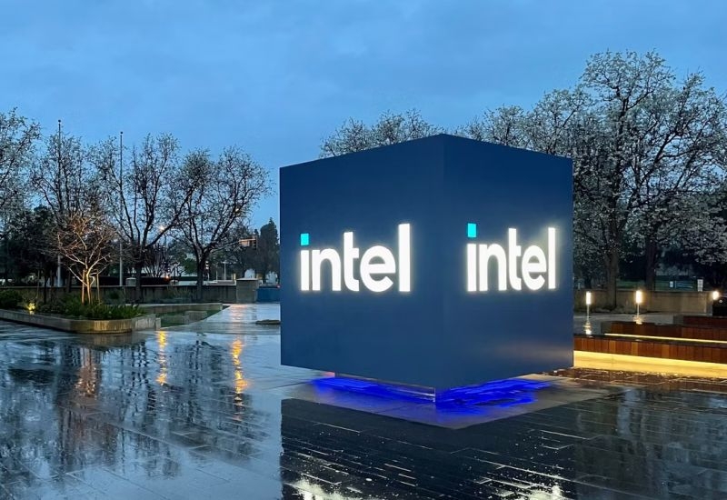 Intel готова продавать свои акции по дешёвке и прочим инвесторам, а не только SoftBank