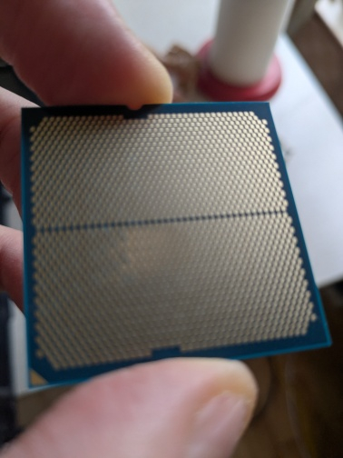 На Ryzen 9000 нельзя слишком много умножать — пара флагманских чипов сгорела от интенсивной арифметики