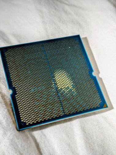 На Ryzen 9000 нельзя слишком много умножать — пара флагманских чипов сгорела от интенсивной арифметики