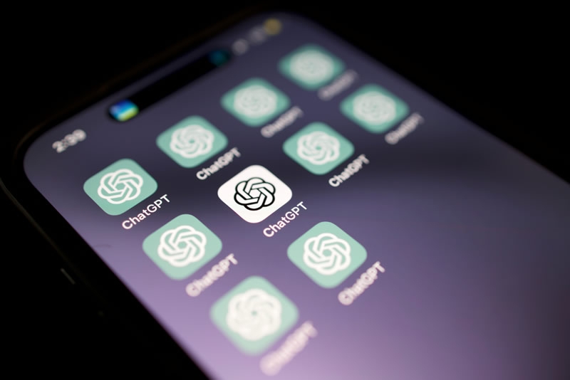 OpenAI заработала $2 млрд на мобильном приложении ChatGPT — в 30 раз больше всех конкурентом вместе