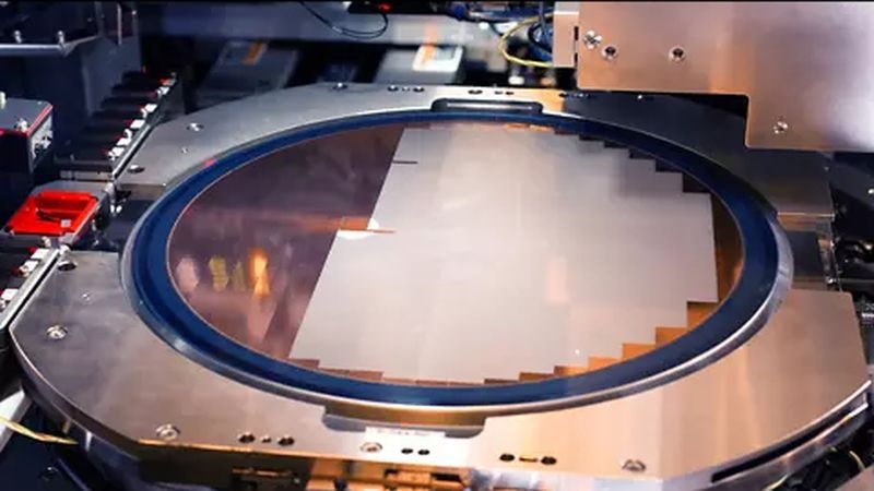 США взялись за спасение Intel: компания стала частично государственной