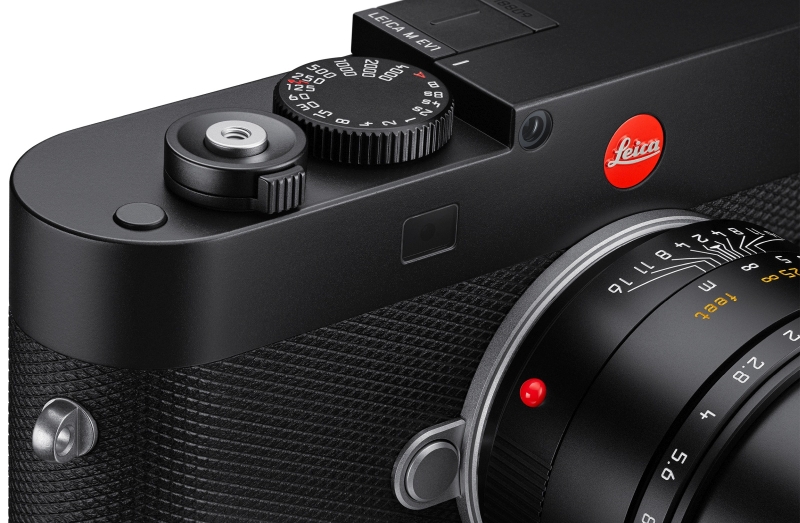 К 100-летию первой серийной 35-мм камеры Leica представила M EV1 со встроенным электронным видоискателем за €7950