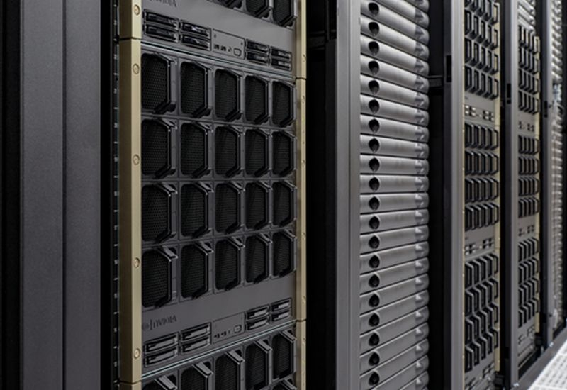 Microsoft, AWS и Google переносят производство серверов и ноутбуков за пределы Китая