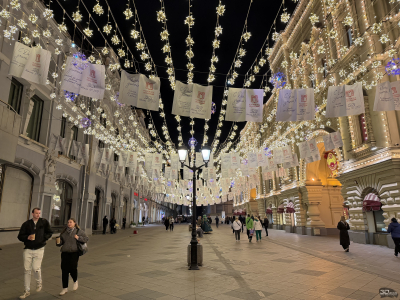 Обзор смартфона Apple iPhone 17 Pro Max: батя в городе