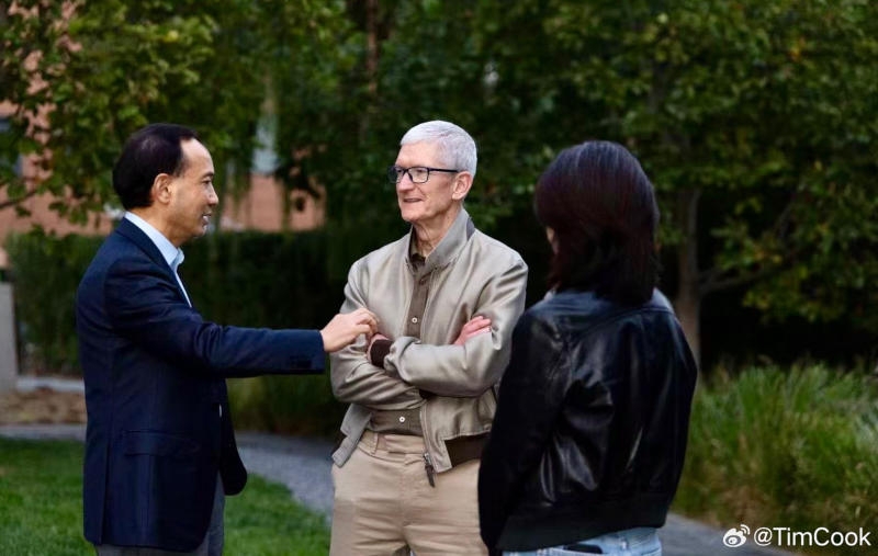 После визита Тима Кука iPhone Air в Китае раскупили за минуты