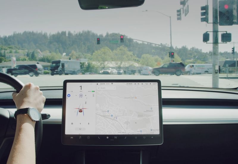 Регуляторы заинтересовались отвязным режимом Tesla FSD, который способен провоцировать ДТП