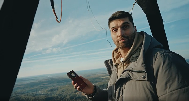 Смартфон Honor X9d пережил падение с высоты 350 м