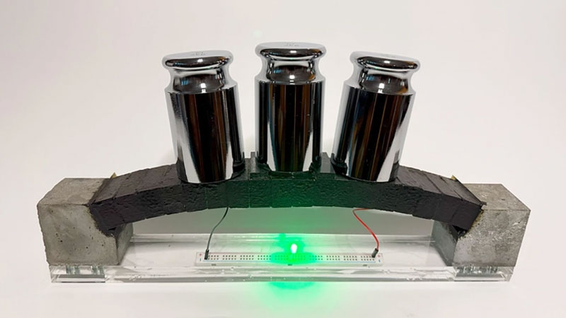 В MIT на порядок улучшили батарею из бетона — фундамент сможет питать дом в течение суток и дольше