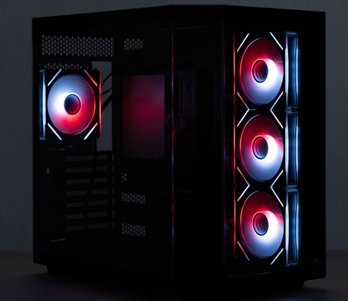 В России вышел Eurocase M430ZF — просторный и эффектный корпус для мощных ПК